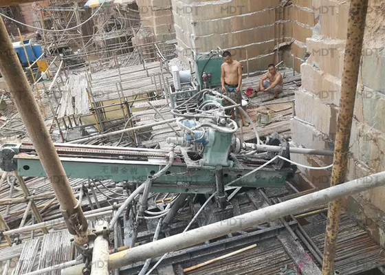 100 متر قابل حمل شمع شمع هیدرولیک چرخشی دکل نصب شده
